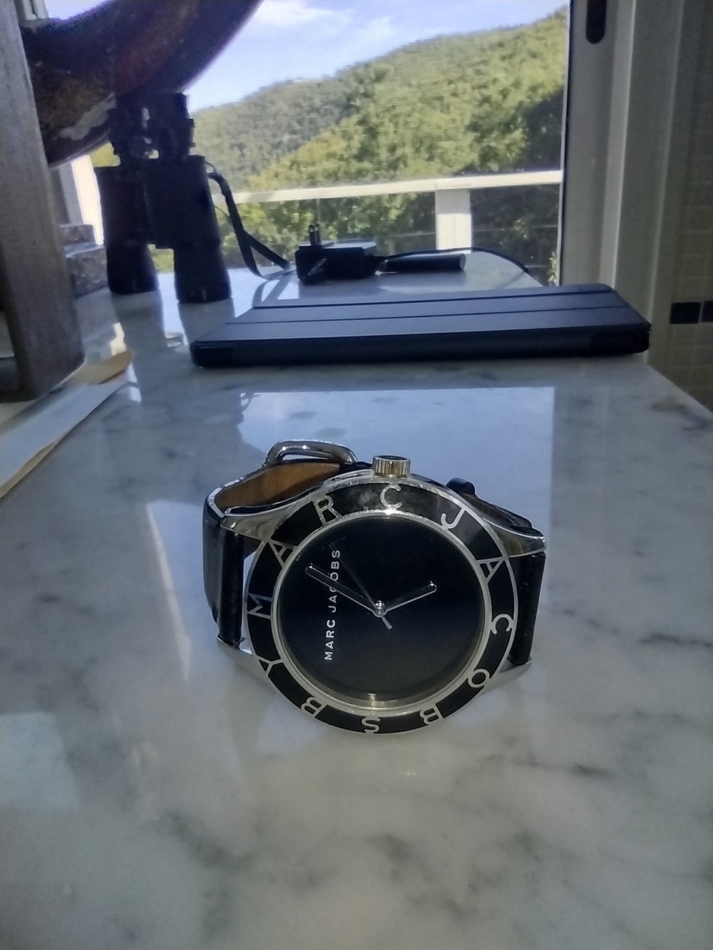 MARC JACOBS Black Round Logo Watch
